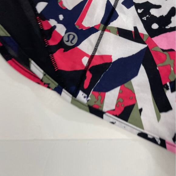 Lululemon Hotty Hot Shorts Pop Cut Boom Vibrant Colors Athletica Size 10 - Picture 7 of 10